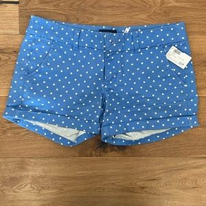 American Eagle blue polka dot shorts